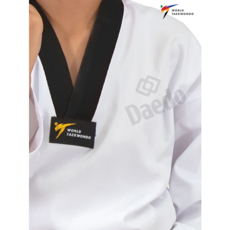 WT dobok met zwarte kraag