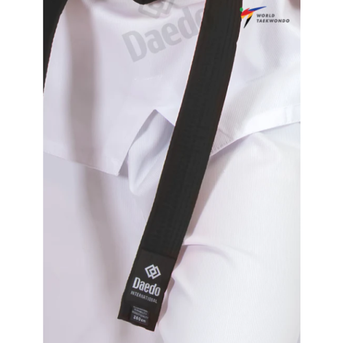 WT dobok met zwarte kraag