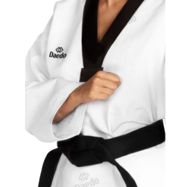 Dobok met zwarte kraag 2