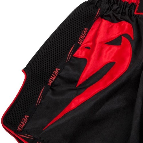 Short Muay Thai Venum Giant - Noir/Rouge